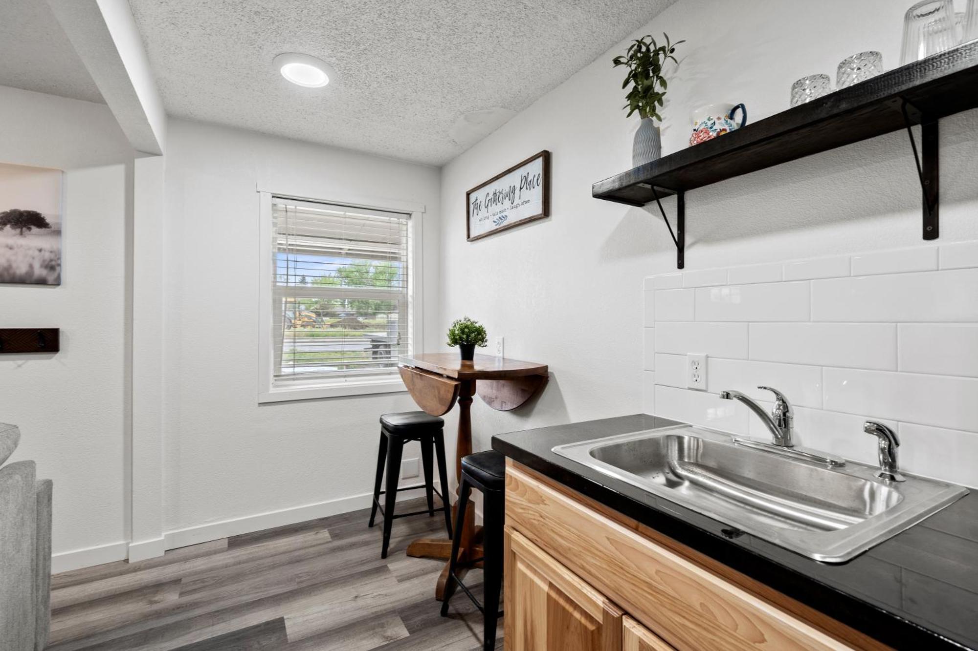 Peach Street Super Suite Medford Exterior foto