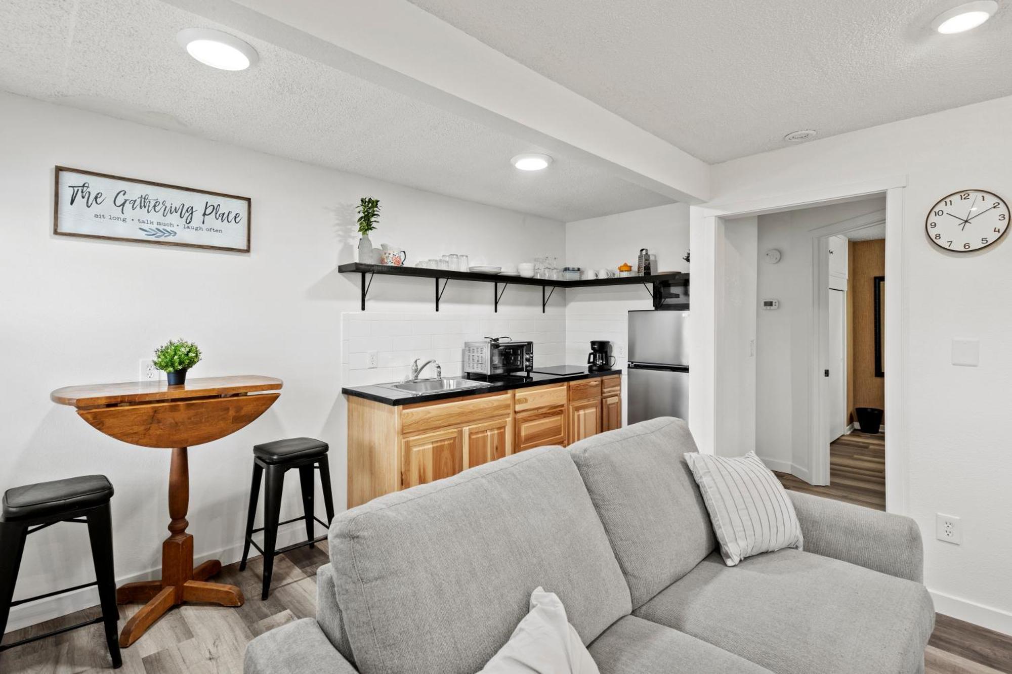 Peach Street Super Suite Medford Exterior foto